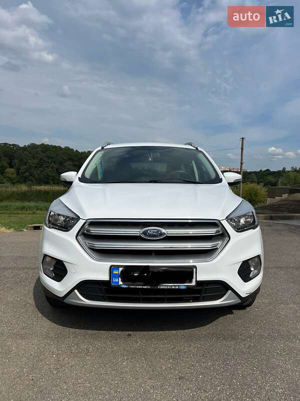 Внедорожник / Кроссовер Ford Kuga 2018 в 