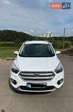 Внедорожник / Кроссовер Ford Kuga 2018 в 