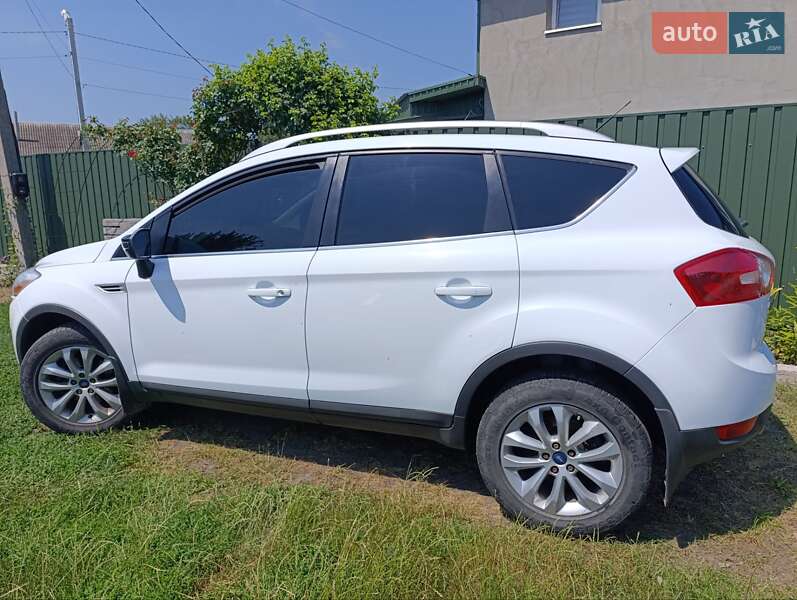 Позашляховик / Кросовер Ford Kuga 2012 в Миргороді