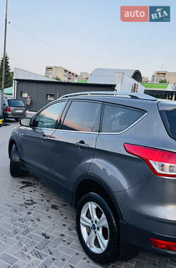 Внедорожник / Кроссовер Ford Kuga 2013 в 