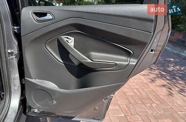 Внедорожник / Кроссовер Ford Kuga 2014 в 