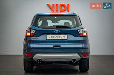 Внедорожник / Кроссовер Ford Kuga 2019 в 