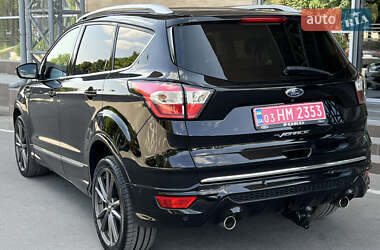 Внедорожник / Кроссовер Ford Kuga 2017 в 