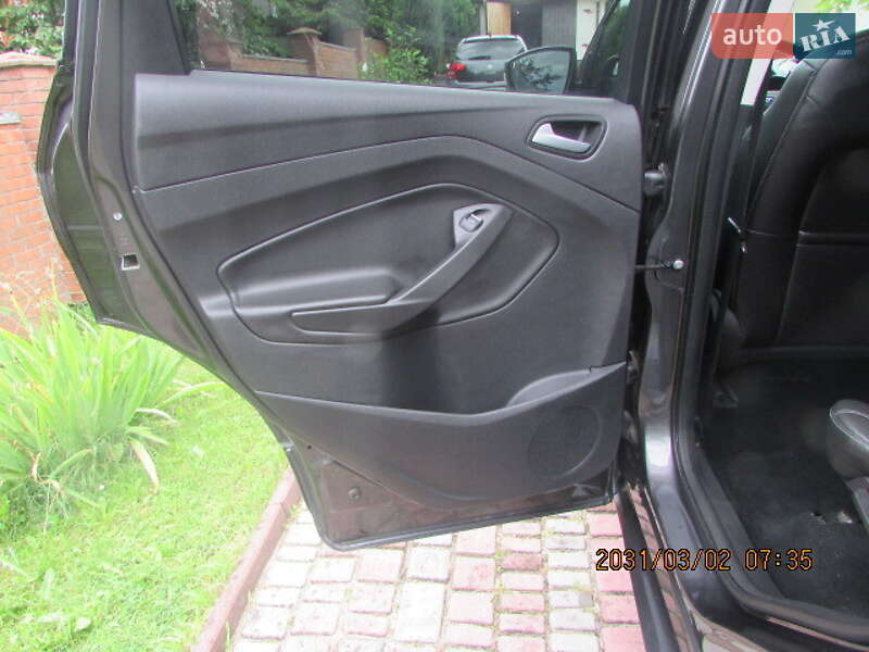 Внедорожник / Кроссовер Ford Kuga 2015 в Львове