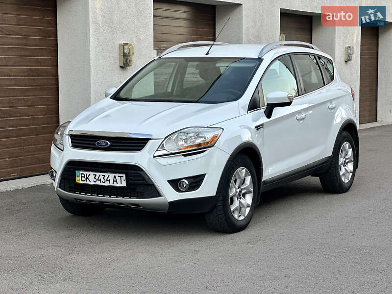 Внедорожник / Кроссовер Ford Kuga 2010 в 