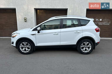 Внедорожник / Кроссовер Ford Kuga 2010 в 