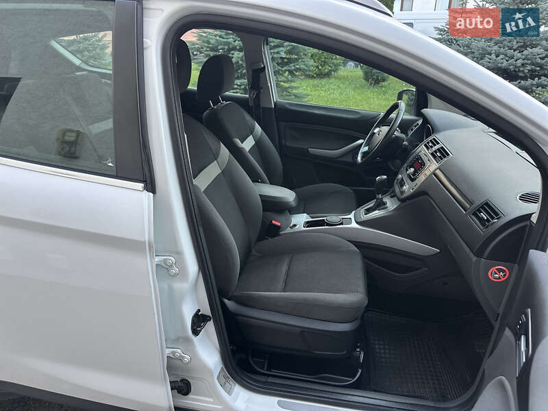 Внедорожник / Кроссовер Ford Kuga 2010 в Ровно