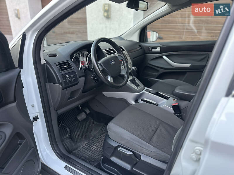 Внедорожник / Кроссовер Ford Kuga 2010 в Ровно