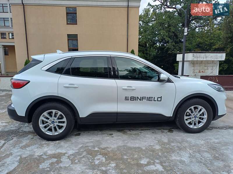 Внедорожник / Кроссовер Ford Kuga 2023 в Киеве