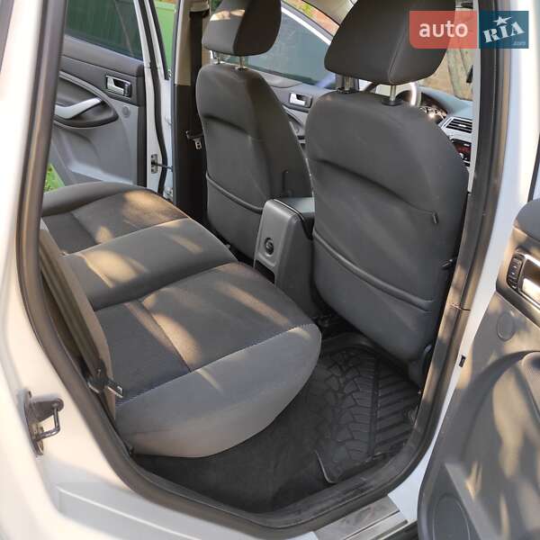 Внедорожник / Кроссовер Ford Kuga 2012 в Баре фото 8 Внедорожник / Кроссовер Ford Kuga 2012 в Баре