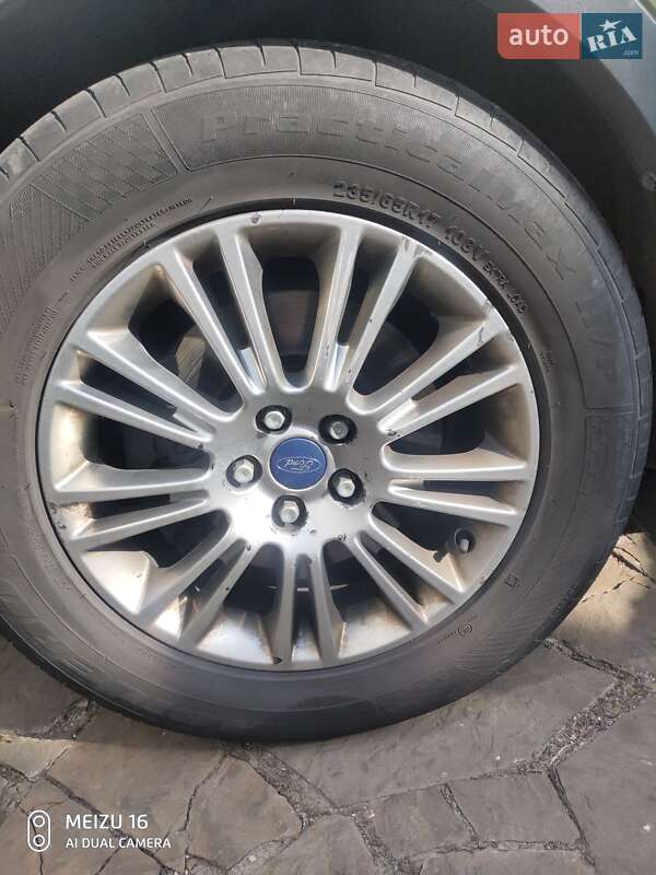 Позашляховик / Кросовер Ford Kuga 2013 в Києві