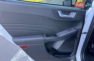 Внедорожник / Кроссовер Ford Kuga 2023 в 