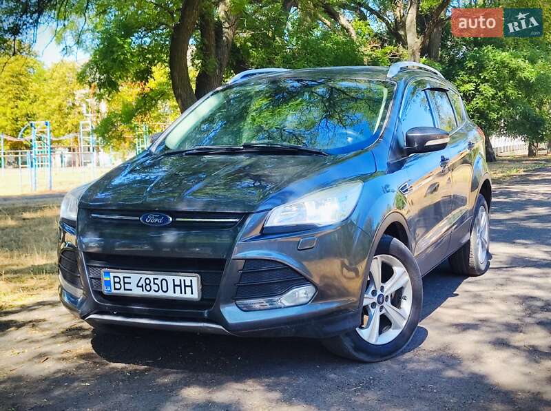 Внедорожник / Кроссовер Ford Kuga 2015 в Вознесенске