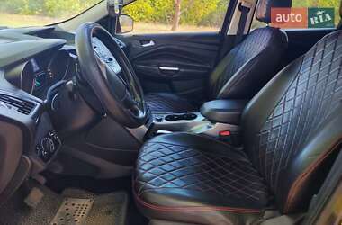 Внедорожник / Кроссовер Ford Kuga 2015 в 