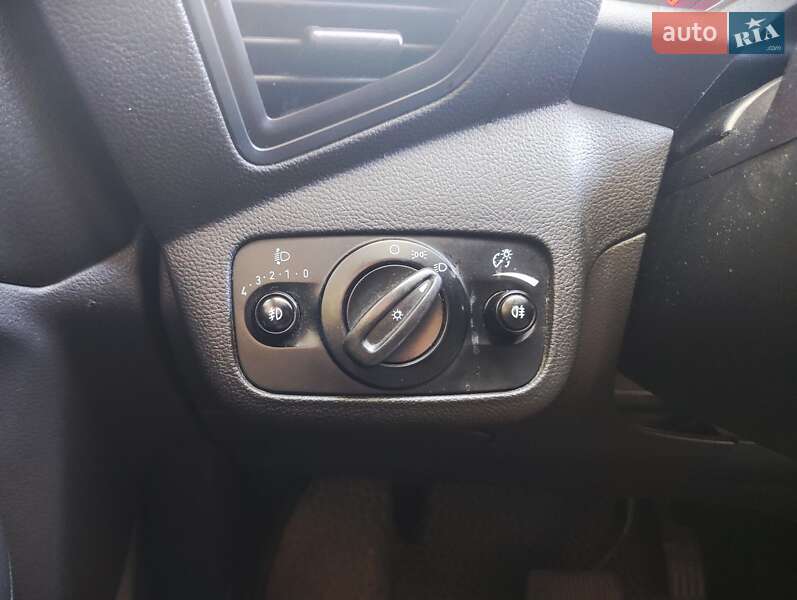 Внедорожник / Кроссовер Ford Kuga 2015 в Вознесенске