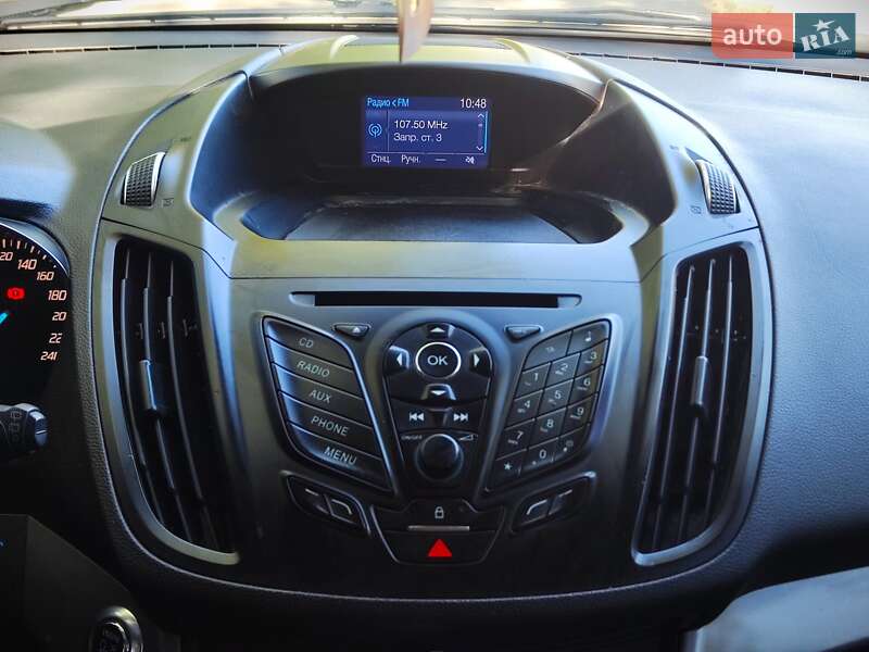 Внедорожник / Кроссовер Ford Kuga 2015 в Вознесенске