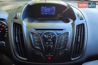 Внедорожник / Кроссовер Ford Kuga 2015 в 