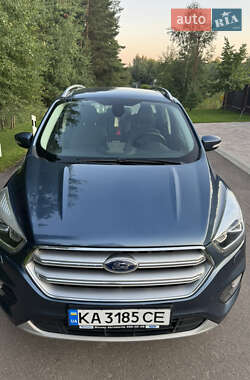 Внедорожник / Кроссовер Ford Kuga 2019 в 