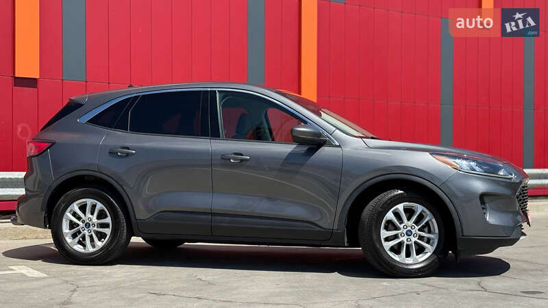Внедорожник / Кроссовер Ford Kuga 2021 в Киеве
