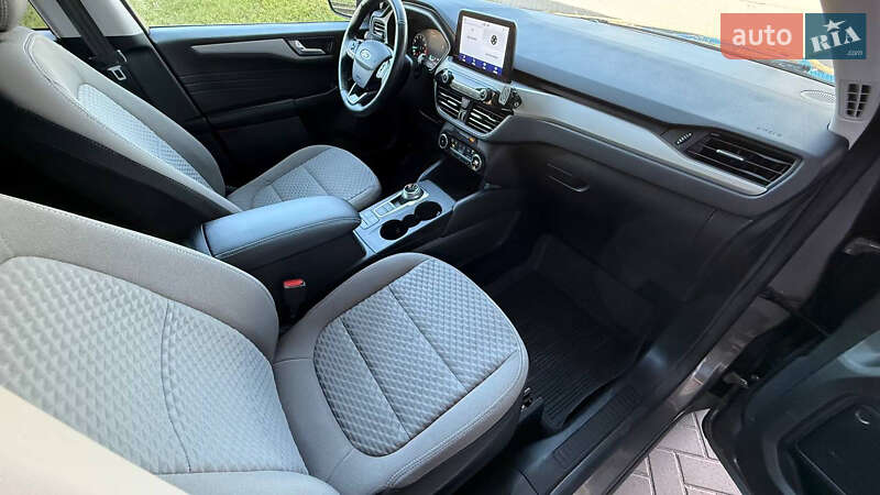 Внедорожник / Кроссовер Ford Kuga 2021 в Киеве