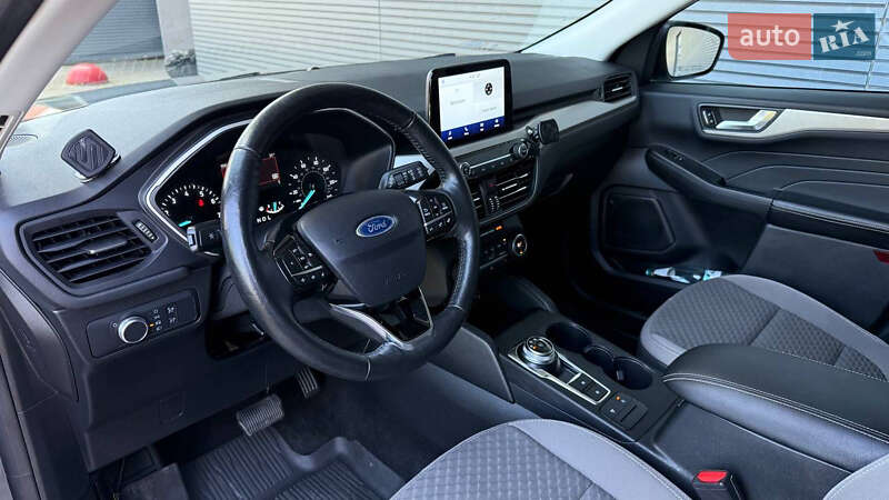 Внедорожник / Кроссовер Ford Kuga 2021 в Киеве