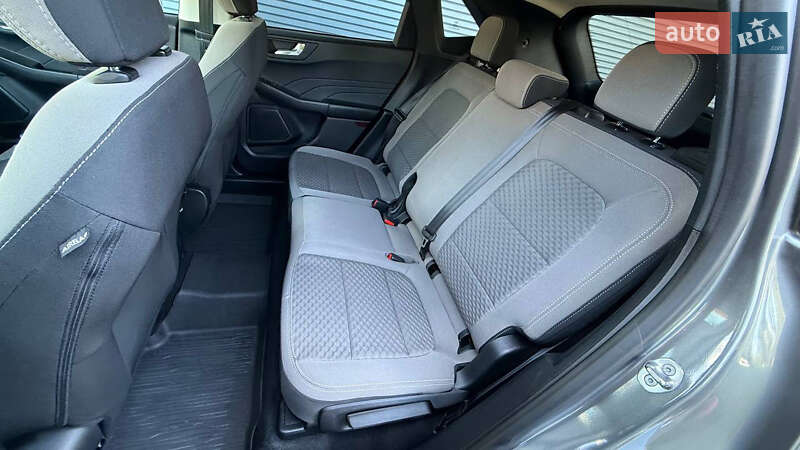 Внедорожник / Кроссовер Ford Kuga 2021 в Киеве