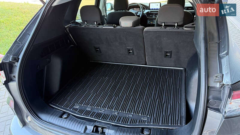 Внедорожник / Кроссовер Ford Kuga 2021 в Киеве