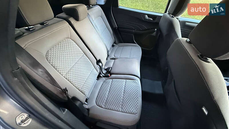 Внедорожник / Кроссовер Ford Kuga 2021 в Киеве