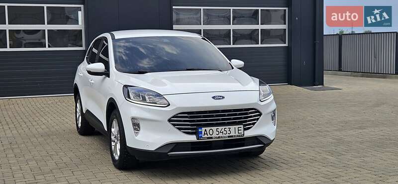 Внедорожник / Кроссовер Ford Kuga 2020 в Мукачево