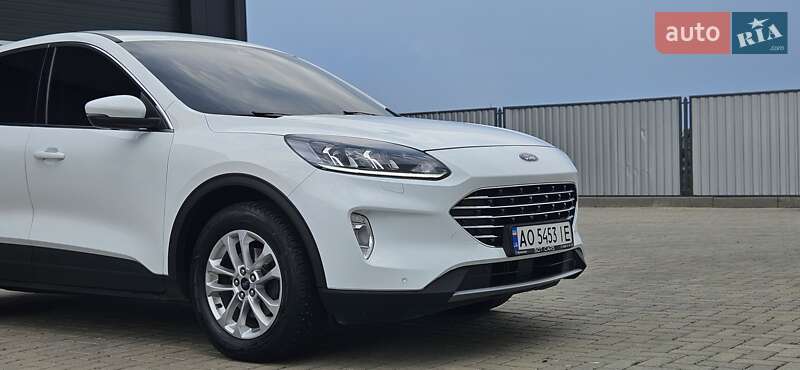 Внедорожник / Кроссовер Ford Kuga 2020 в Мукачево