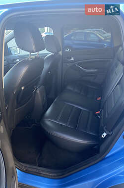 Внедорожник / Кроссовер Ford Kuga 2010 в 