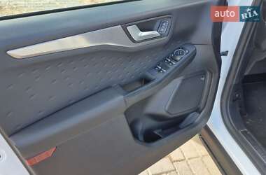 Внедорожник / Кроссовер Ford Kuga 2020 в 