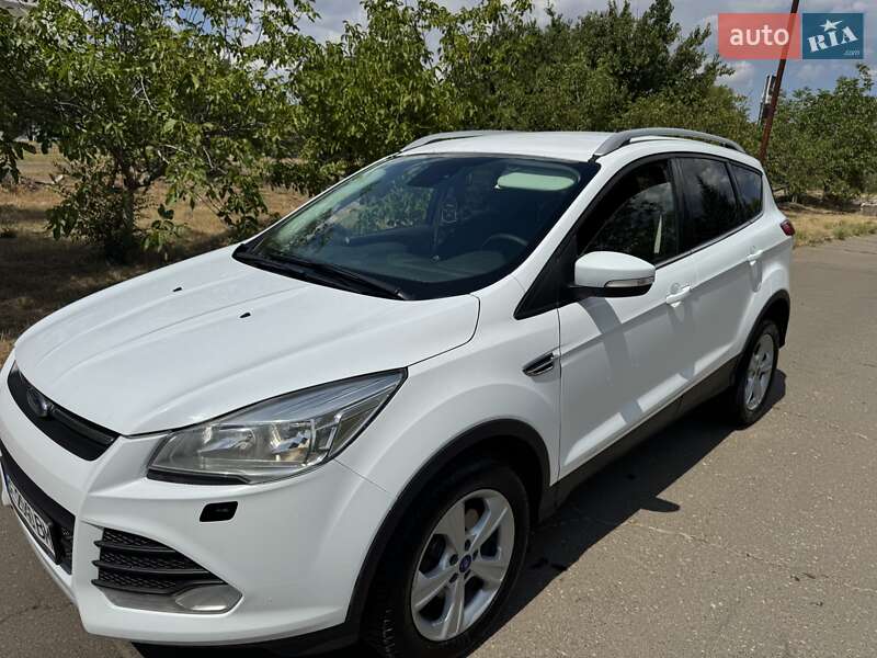 Внедорожник / Кроссовер Ford Kuga 2016 в Южноукраинске