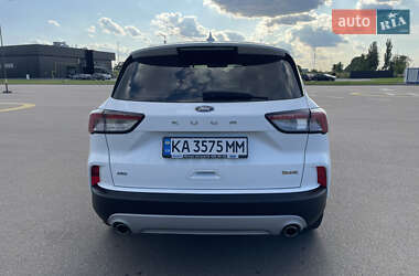 Внедорожник / Кроссовер Ford Kuga 2020 в 