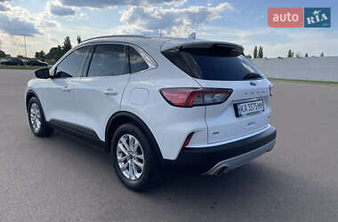 Внедорожник / Кроссовер Ford Kuga 2020 в 