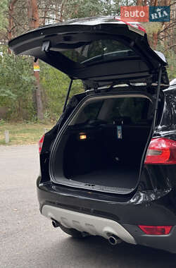 Внедорожник / Кроссовер Ford Kuga 2011 в 
