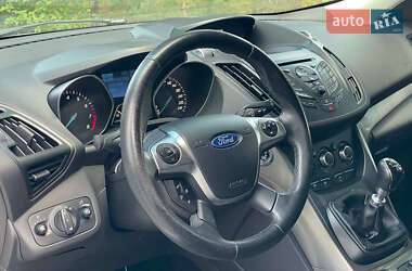 Внедорожник / Кроссовер Ford Kuga 2016 в 