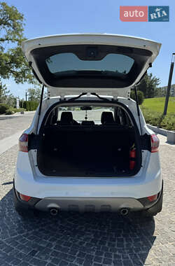 Внедорожник / Кроссовер Ford Kuga 2011 в 