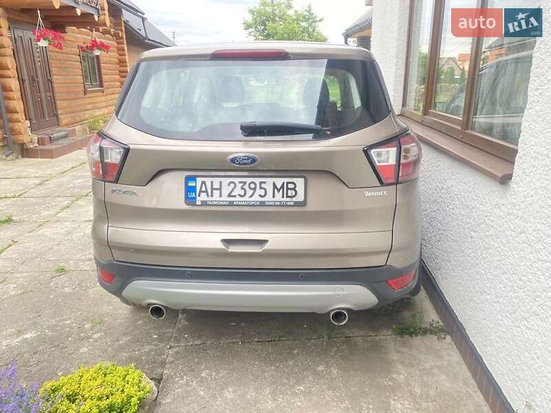 Внедорожник / Кроссовер Ford Kuga 2019 в Киеве фото 5 Внедорожник / Кроссовер Ford Kuga 2019 в Киеве