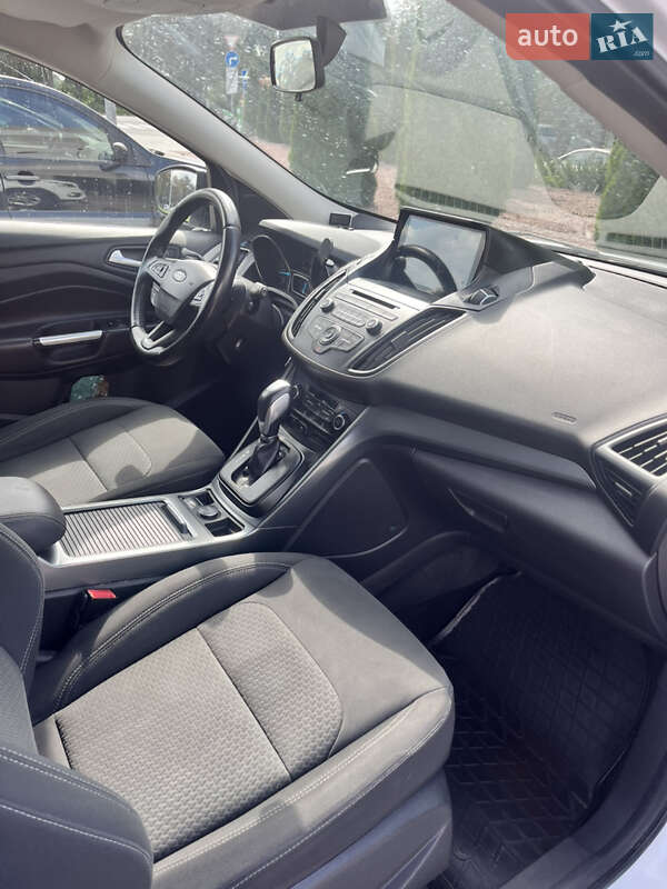 Внедорожник / Кроссовер Ford Kuga 2017 в Житомире