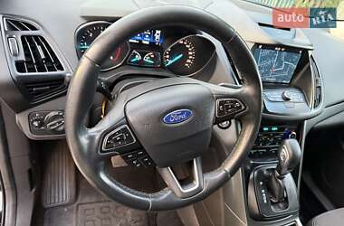 Внедорожник / Кроссовер Ford Kuga 2019 в 