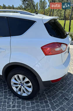 Внедорожник / Кроссовер Ford Kuga 2011 в 