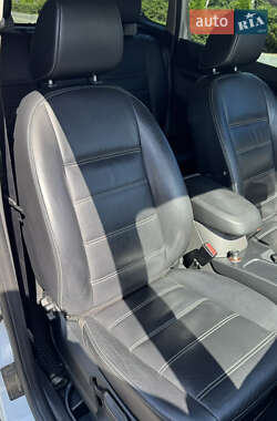 Внедорожник / Кроссовер Ford Kuga 2011 в 