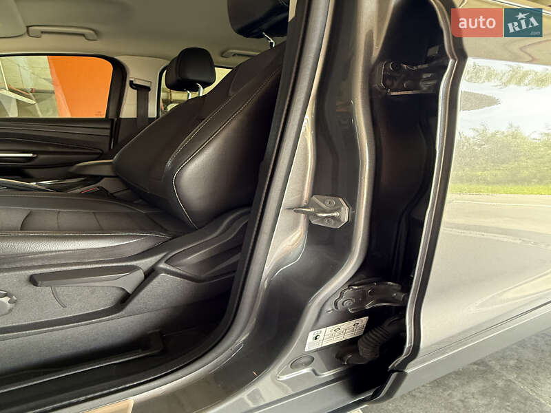 Внедорожник / Кроссовер Ford Kuga 2013 в Львове