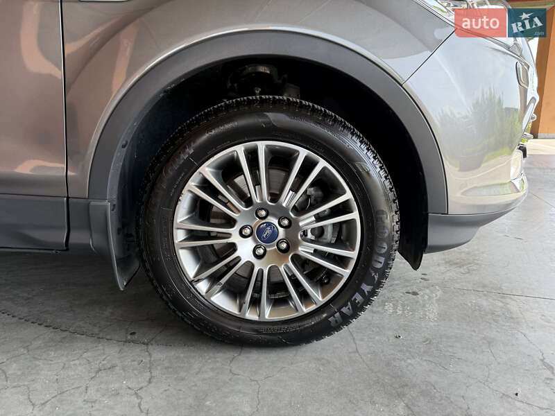 Внедорожник / Кроссовер Ford Kuga 2013 в Львове