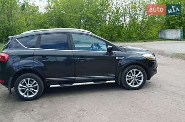 Внедорожник / Кроссовер Ford Kuga 2012 в 