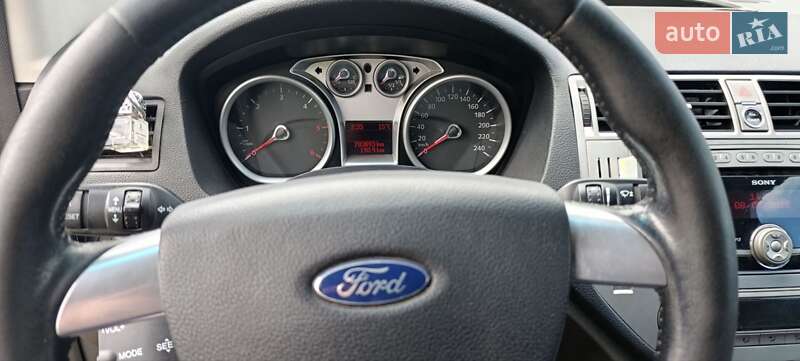 Внедорожник / Кроссовер Ford Kuga 2012 в Мене