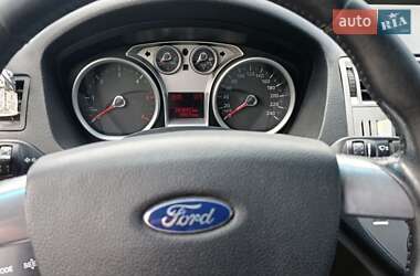 Внедорожник / Кроссовер Ford Kuga 2012 в 