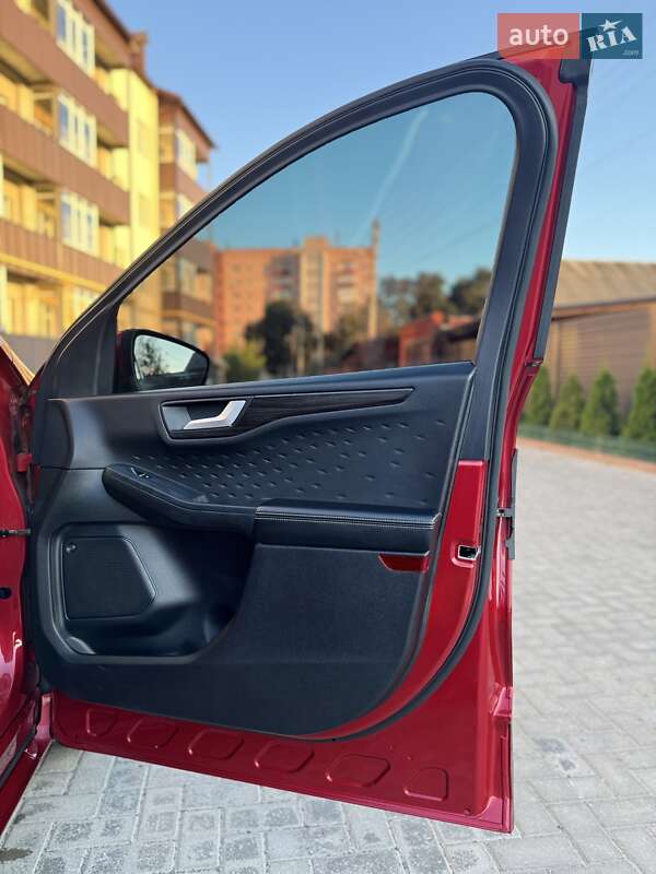 Позашляховик / Кросовер Ford Kuga 2020 в Києві