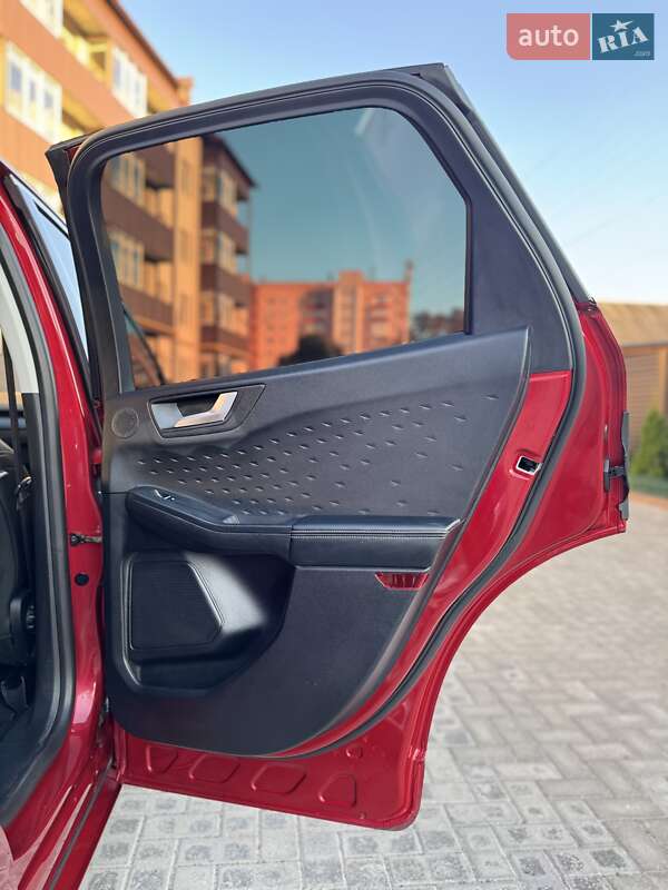 Позашляховик / Кросовер Ford Kuga 2020 в Києві